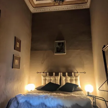 Apartment Via Verdi 5, Gli Affreschi