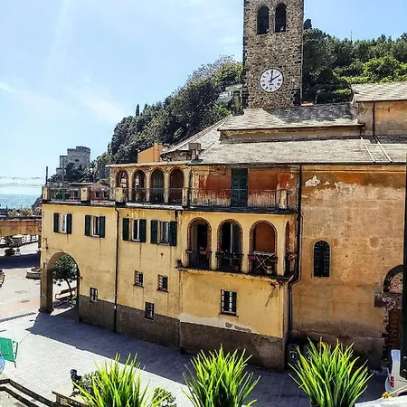 Via Verdi 5, Gli Affreschi *