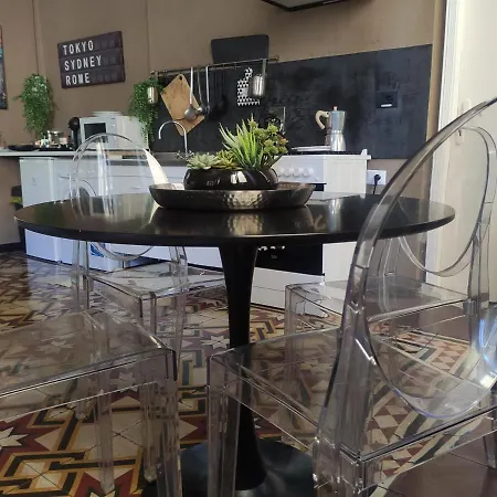 Via Verdi 5, Gli Affreschi Apartamento *