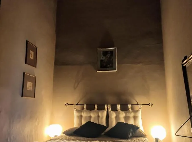 Apartment Via Verdi 5, Gli Affreschi