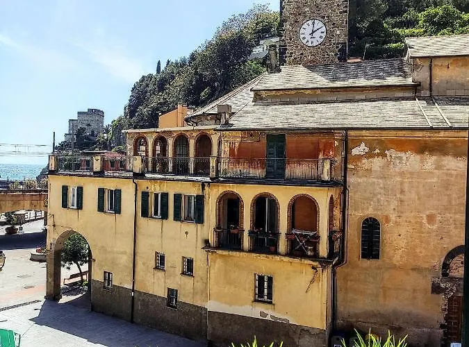 Via Verdi 5, Gli Affreschi *